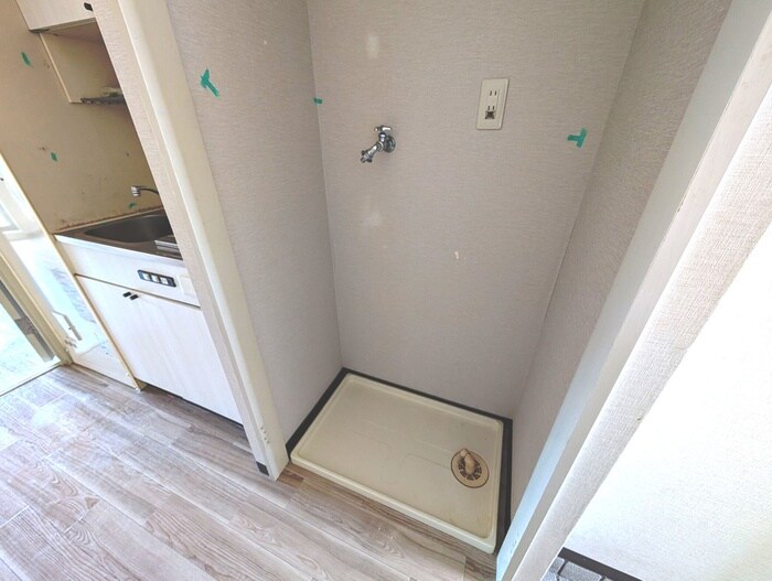 物件内観写真15　(洗濯機置場)