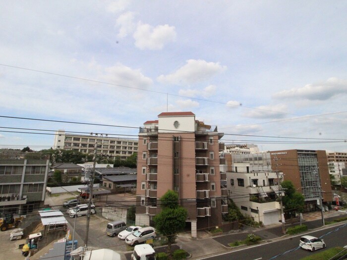 物件内観写真20　(室内からの展望)