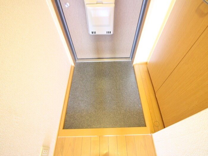 物件内観写真19　(玄関)