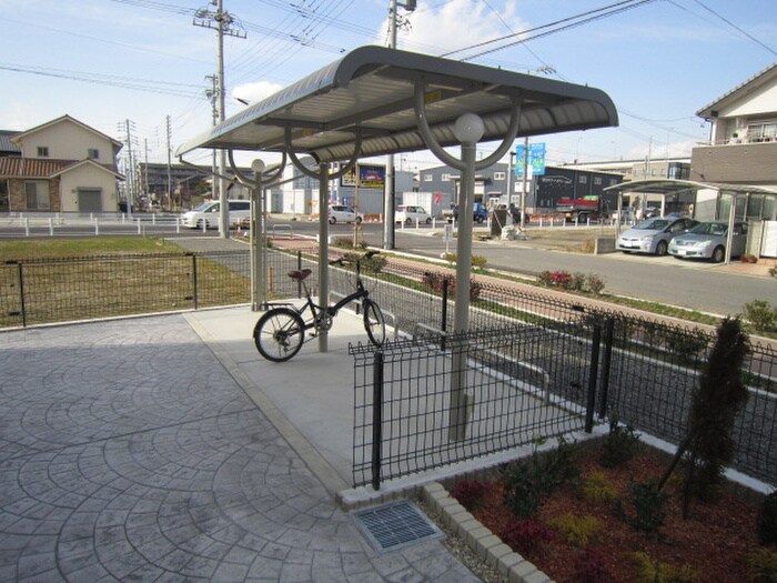 物件外観写真3　(駐輪場)