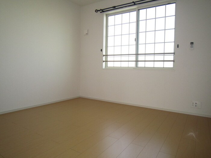 物件内観写真12　(居室)