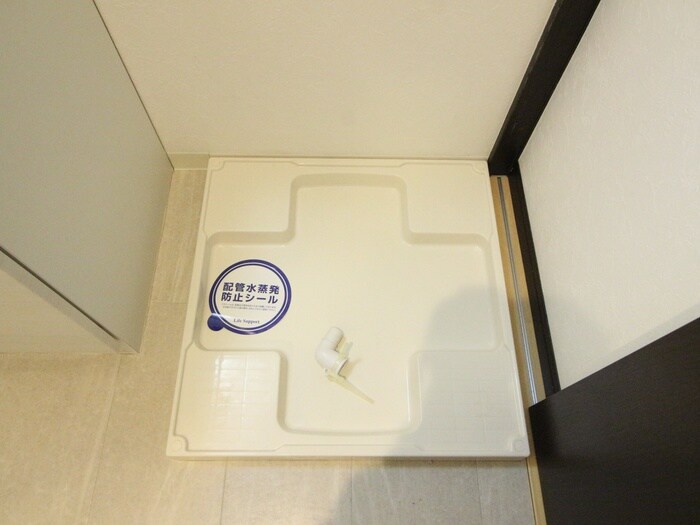 物件内観写真14　(洗濯機置場)