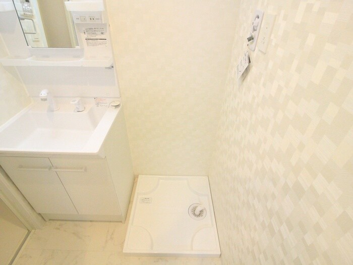 物件内観写真12　(洗濯機置場)