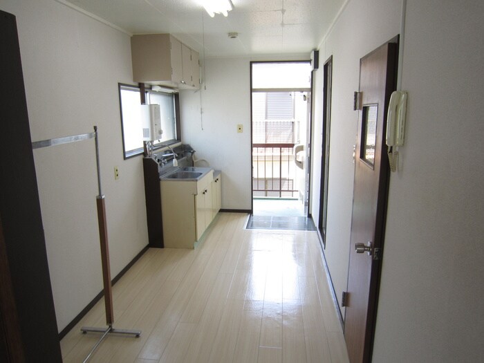 物件内観写真11　(玄関)