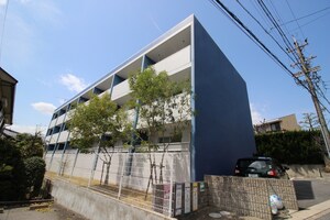 Vingt et un Bonheur表山外観写真