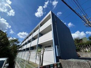 Vingt et un Bonheur表山外観写真