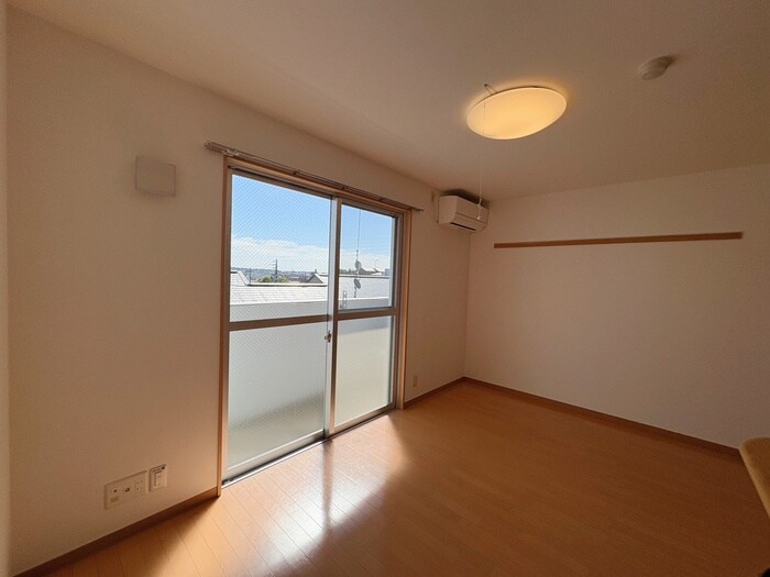 物件内観写真10　(居室)