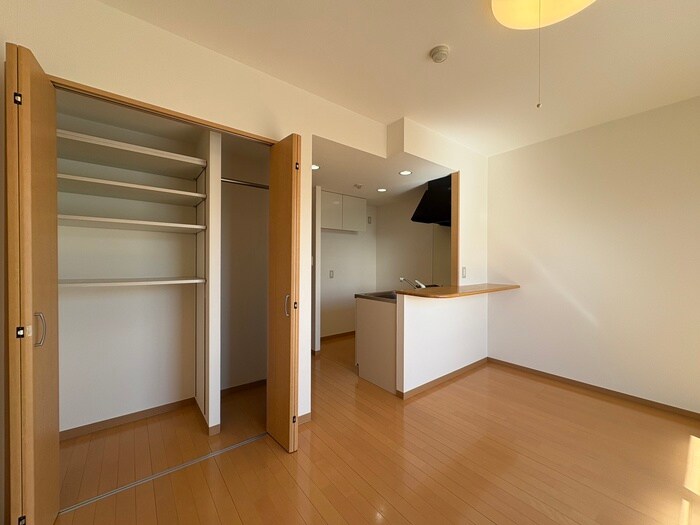 物件内観写真15　(収納)