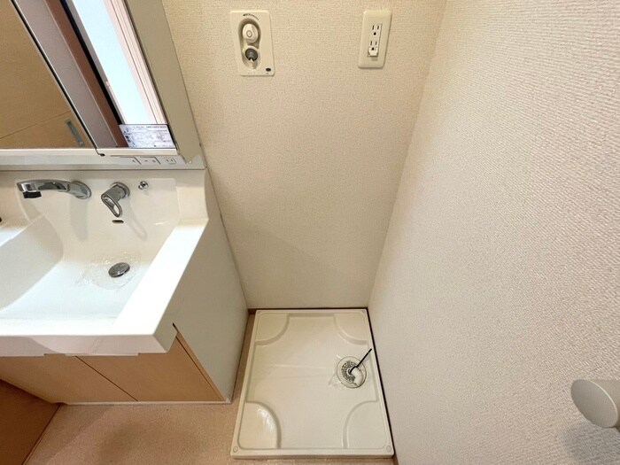 物件内観写真15　(洗濯機置場)