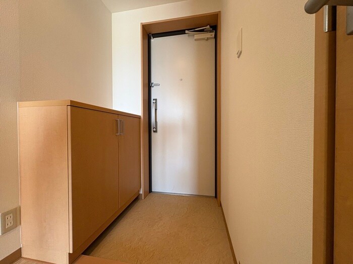 物件内観写真18　(玄関)