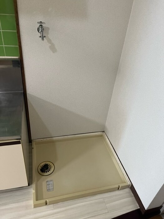 物件内観写真10　(洗濯機置場)