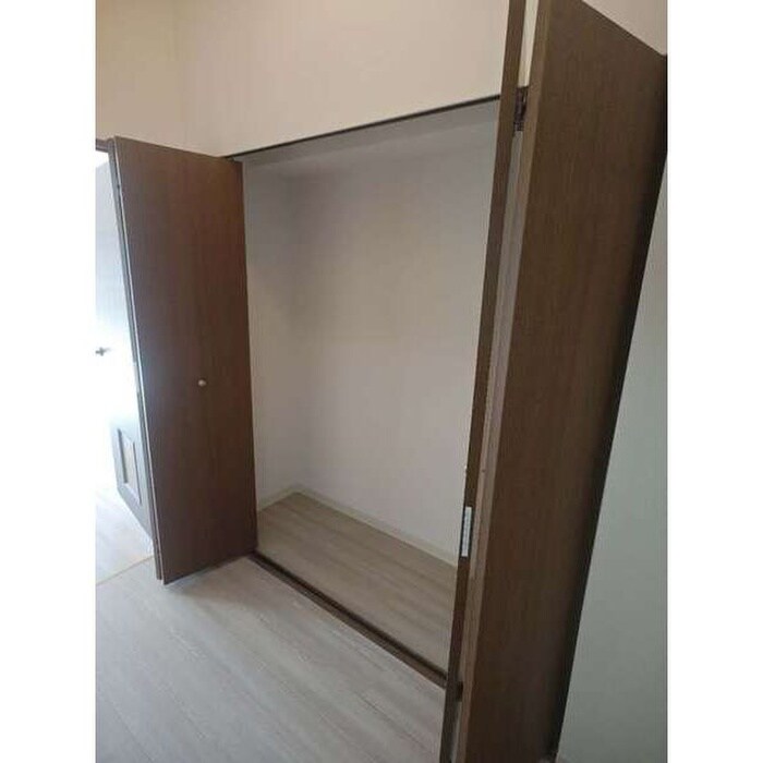 物件内観写真10　(収納)