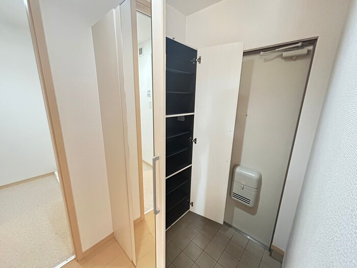 物件内観写真19　(靴箱)