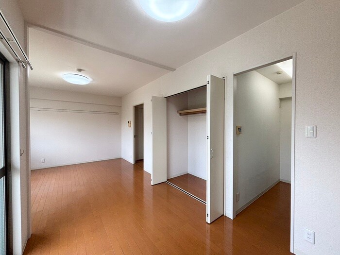 物件内観写真8　(居室)