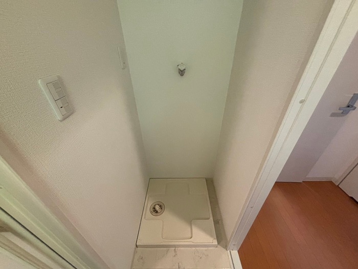 物件内観写真13　(洗濯機置場)