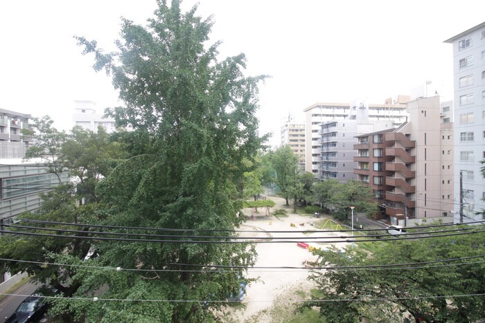 物件内観写真18　(室内からの展望)