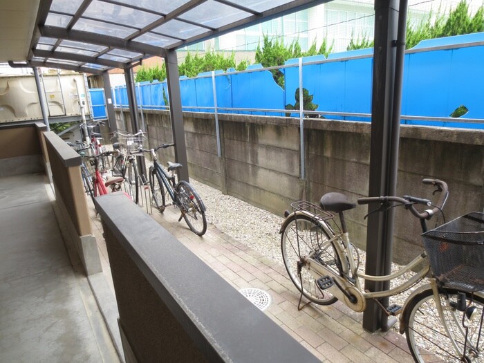 物件外観写真6　(駐輪場)