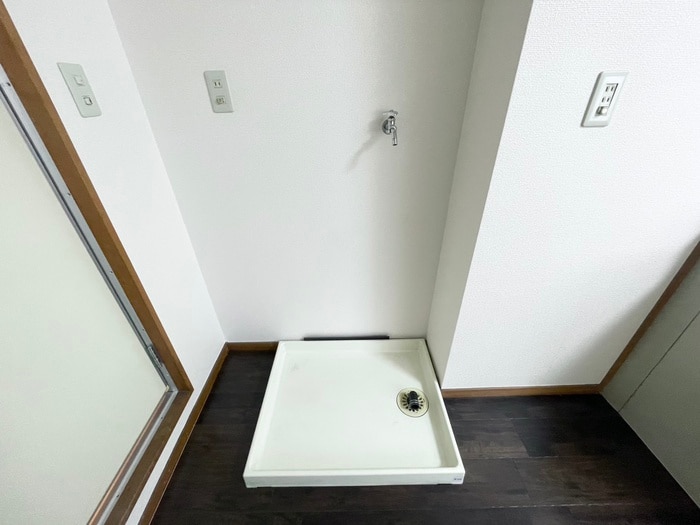 物件内観写真18　(洗濯機置場)