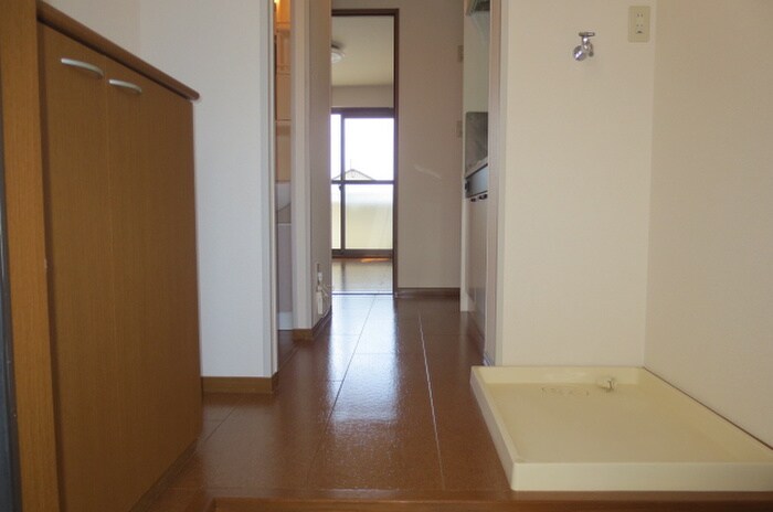 物件内観写真7　(玄関)