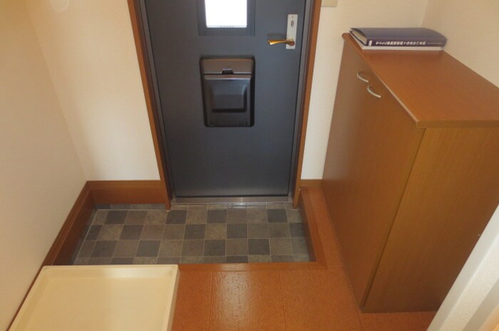 物件内観写真9　(玄関)