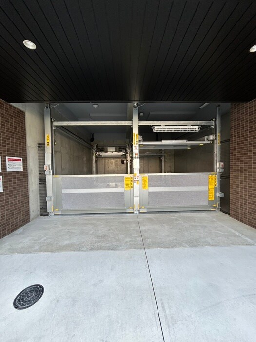 物件外観写真6　(駐車場)