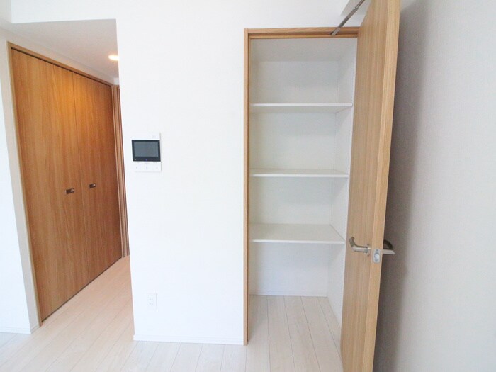物件内観写真16　(収納)