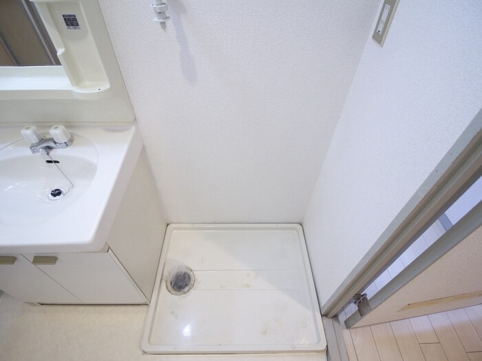 物件内観写真21　(洗濯機置場)