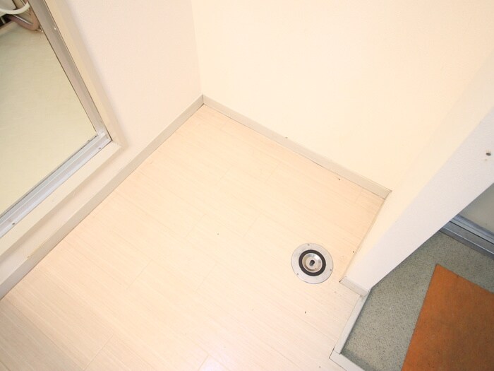 物件内観写真14　(洗濯機置場)