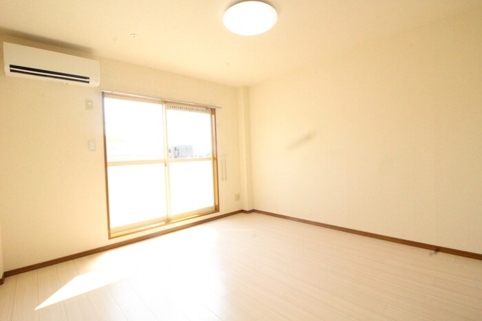 物件内観写真10　(居室)