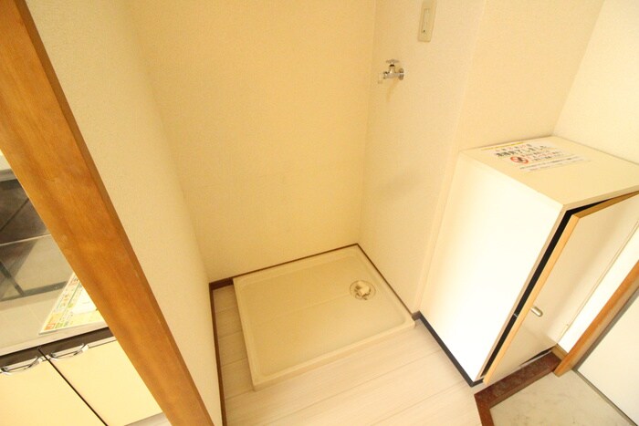 物件内観写真15　(洗濯機置場)