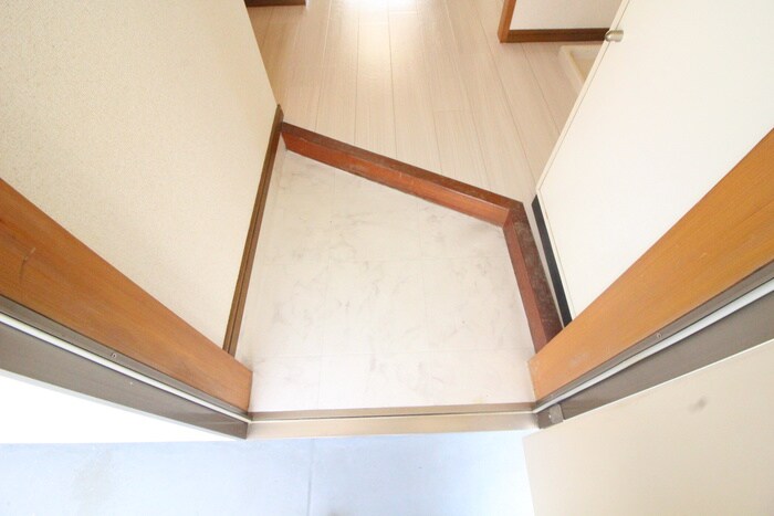 物件内観写真16　(玄関)