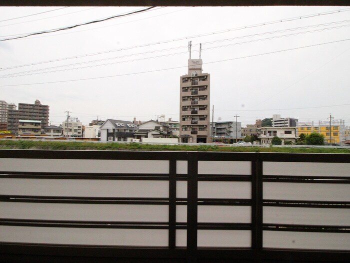 物件内観写真17　(室内からの展望)