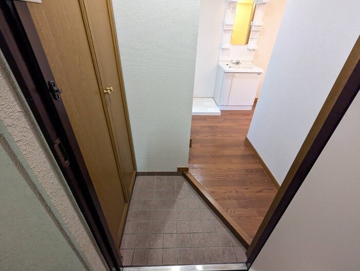 物件内観写真17　(玄関)