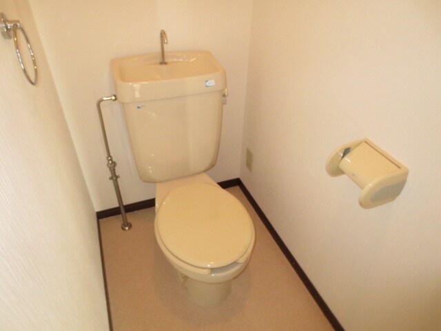 物件内観写真8　(トイレ)