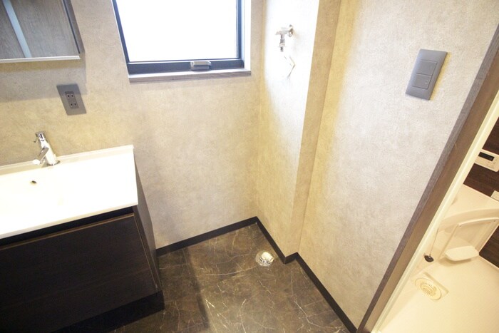 物件内観写真10　(洗濯機置場)