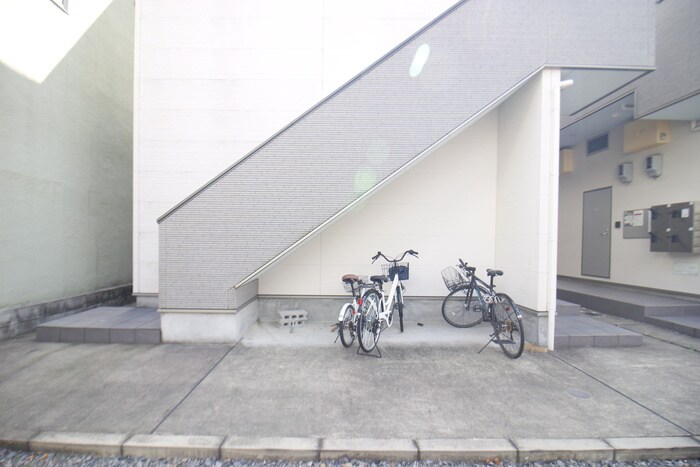 物件外観写真4　(駐車場)