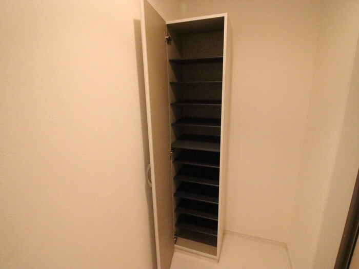 物件内観写真12　(靴箱)