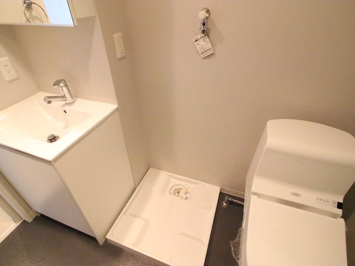 物件内観写真16　(洗濯機置場)