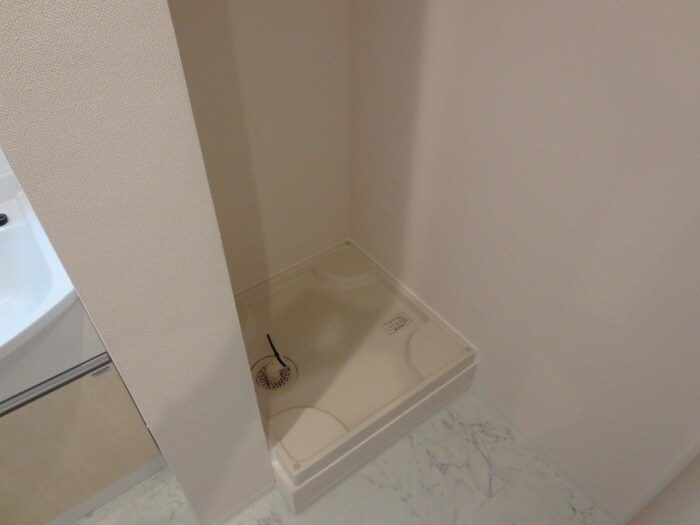 物件内観写真11　(洗濯機置場)