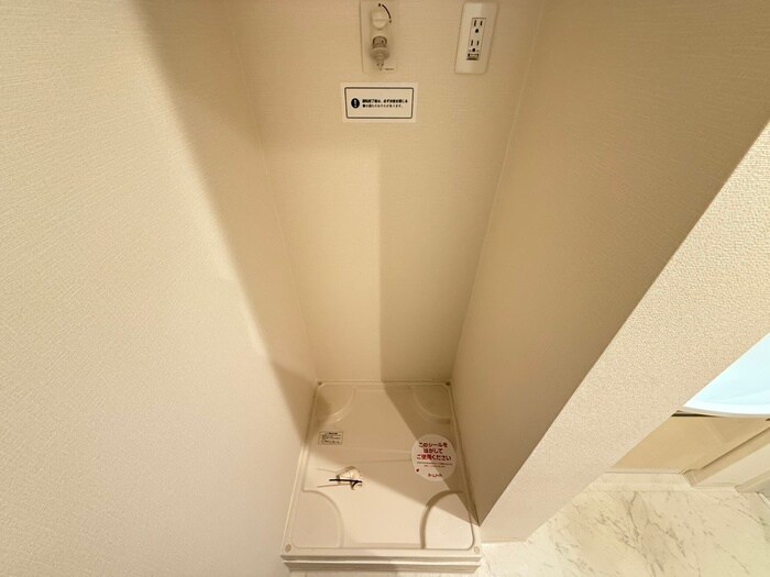 物件内観写真15　(洗濯機置場)