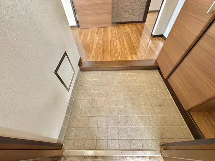 物件内観写真17　(玄関)