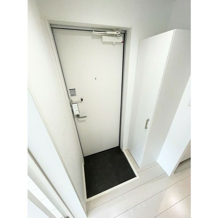 物件内観写真10　(玄関)