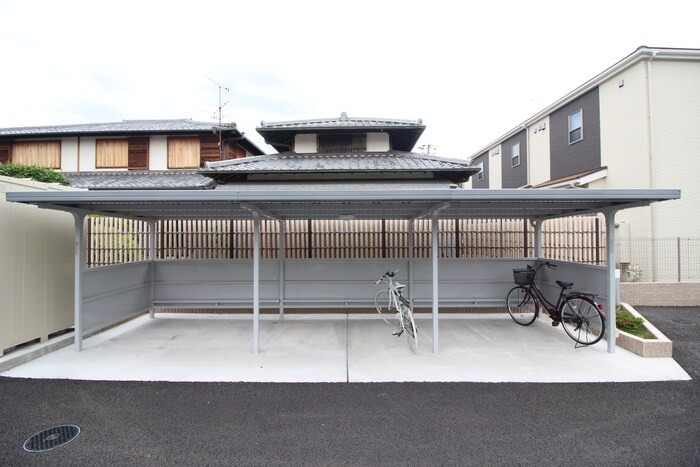 物件外観写真4　(駐輪場)