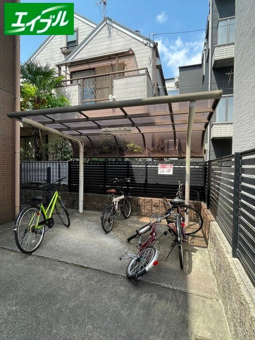 物件外観写真6　(駐輪場)