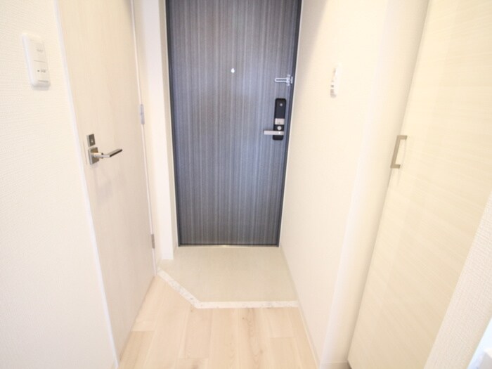 物件内観写真18　(玄関)