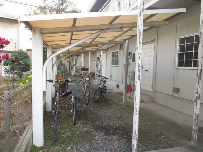物件外観写真5　(駐輪場)