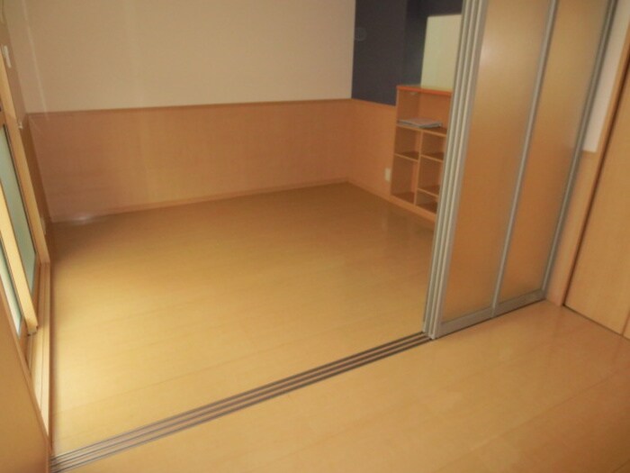 物件内観写真4　(居室)