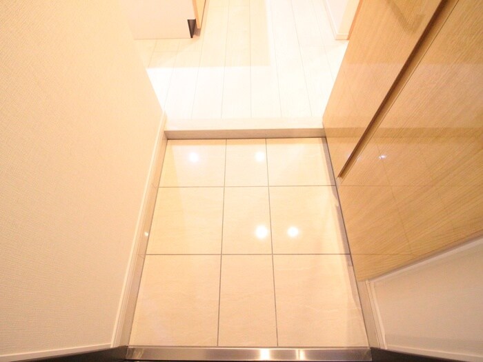 物件内観写真14　(玄関)