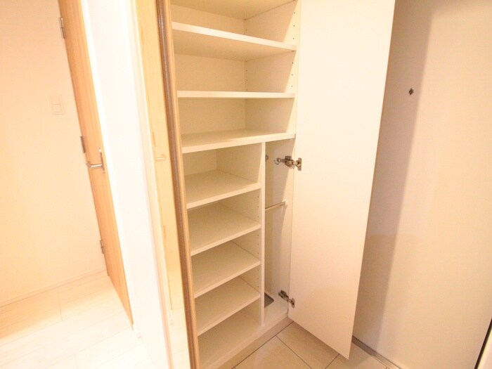 物件内観写真15　(靴箱)