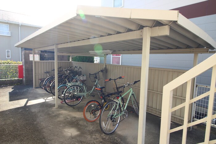 物件外観写真5　(駐輪場)